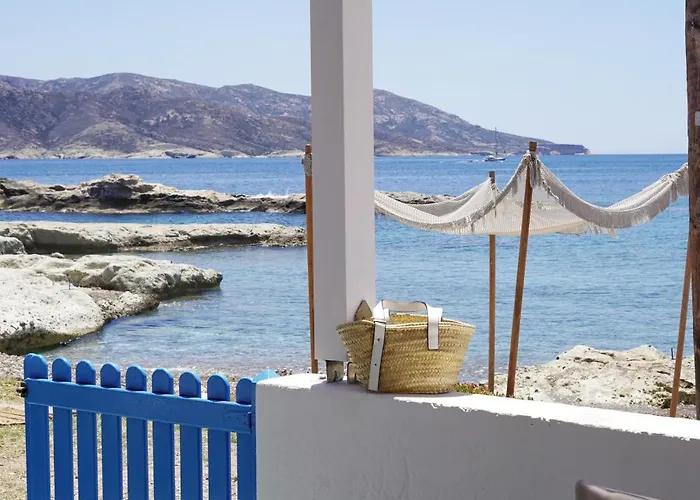 Apleton House At Zacharias * Kímolos